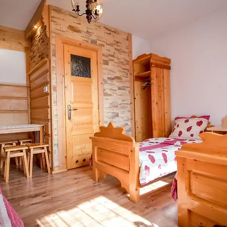 Homestay Goscinne U Gasienicow *
